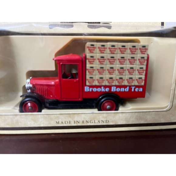 LLEDO 1/64 Diecast 1934 CHEVROLET Delivery Truck Brooke Bond Tea DG26 New! - Picture 2 of 8
